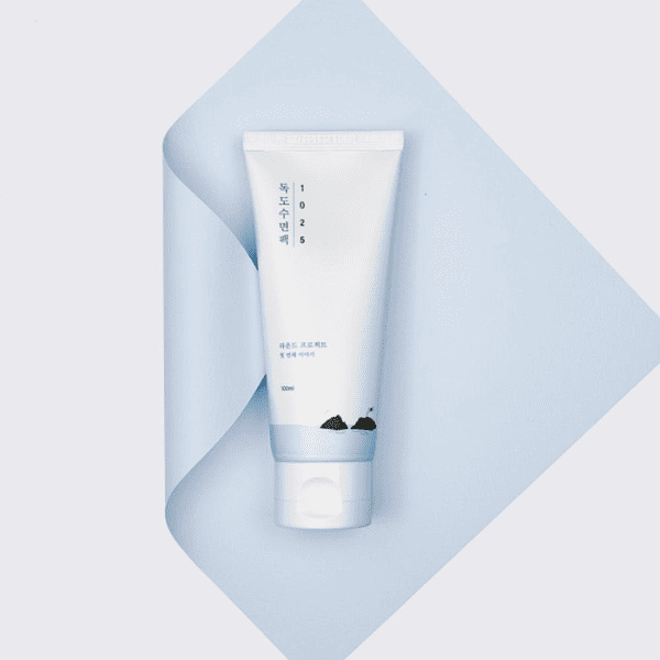 Antibakteriel ansigtsrens i hvid tube, udseende af kosmetikprodukt fra MySkin.dk.