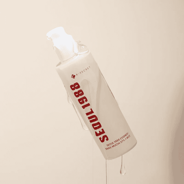 Sæbe-flasker med pump, skønheds- og hudplejeprodukt, klinik-behandling, kosmetik, frisk og ren, langvarig effektivitet, hudpleje-tilbehør, fjerner snavs og olie, professionel hudpleje, renhed og velvære.
