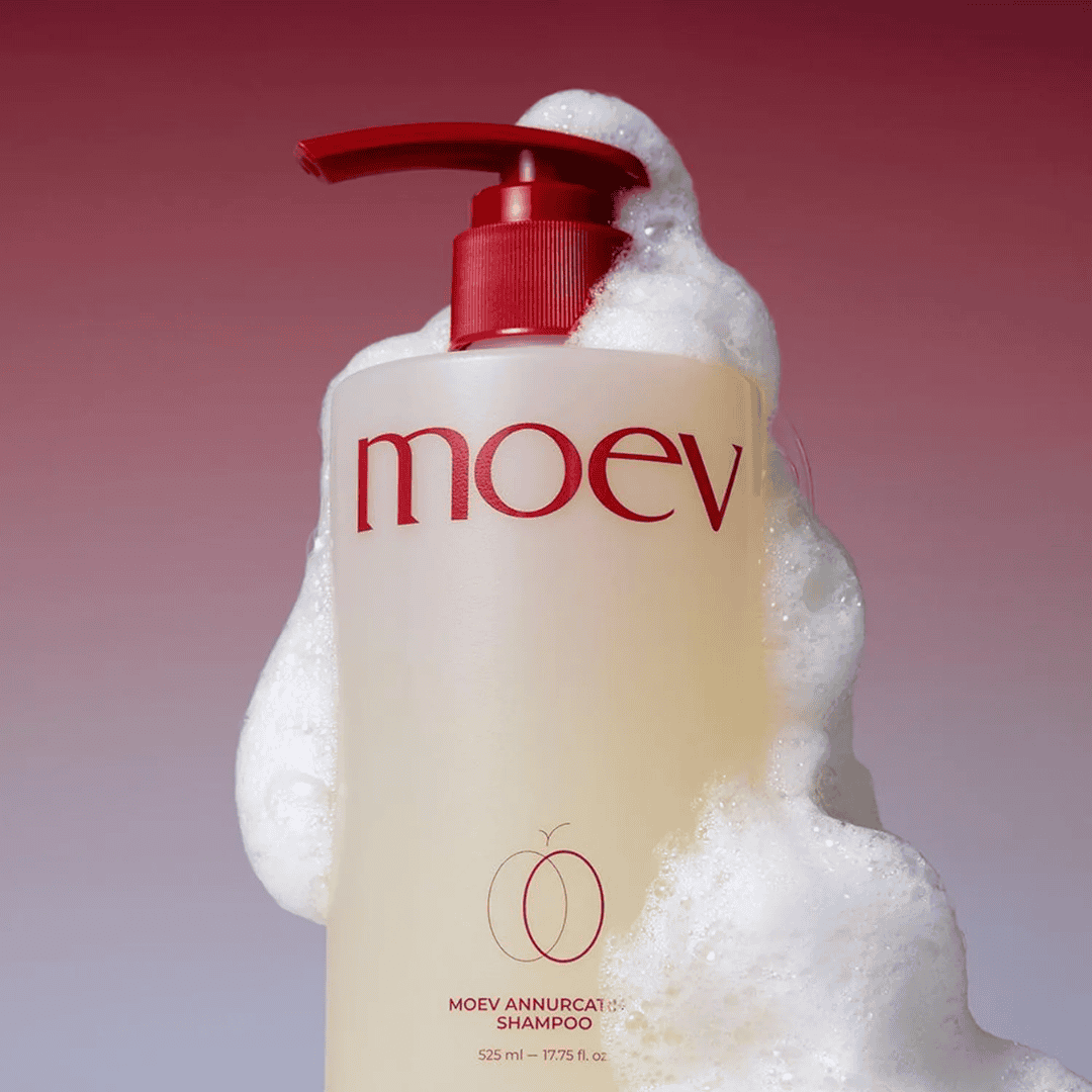 Moev shampoo til keratinpleje, plejende hårvask, fri for parabener og siliconer, skånsom mod håret, velegnet til tørt og beskadiget hår, 525 ml.
