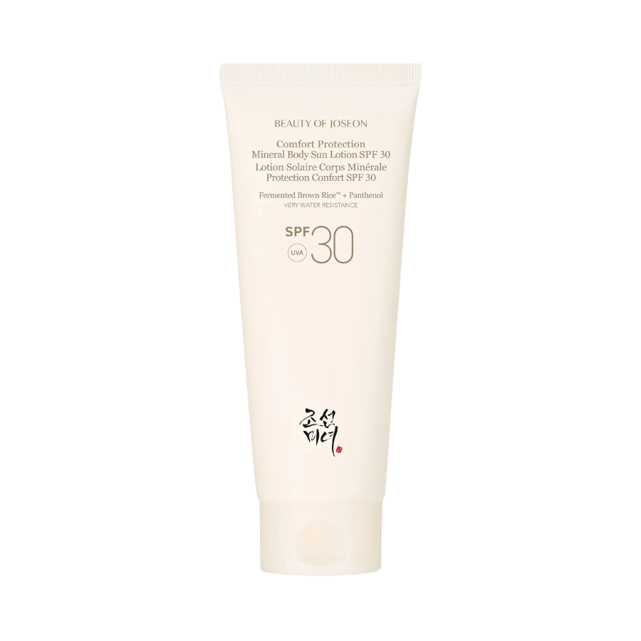 Solcreme med SPF 30 fra MySkin, beskytter huden mod solens skadelige UV-stråler og indeholder Panthenol og brune ris for fugt og beskyttelse.
