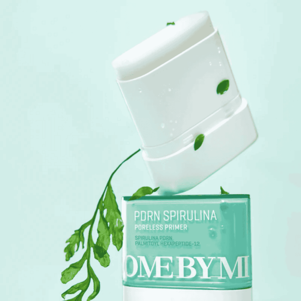 Renserende porederende primer med spirulina og palmitoyl hexapeptide-12, skånsom hudpleje, forbedrer hudens udseende, velegnet til følsom hud, naturlige ingredienser, får huden til at føles frisk og silkeblød.