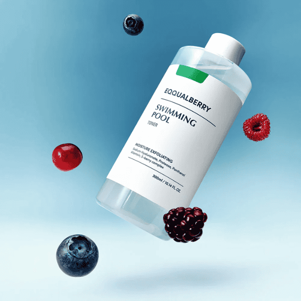 Eqqalberry Swimming Pool Toner med fugtgivende og eksfolierende egenskaber, perfekt til en frisk, sund og velplejet hud. Ideel til daglig hudpleje og efter bad eller brugerens behov.