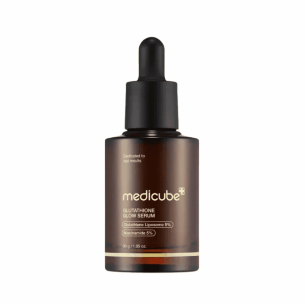 Glutathione Glow Serum fra Medicube, anti-ældningsprodukter med liposom og niacinamide, for sundere og mere strålende hud.